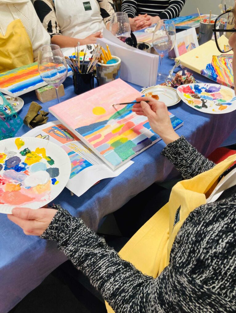 Maali ja lase loovus vabaks lõuendile maalimise töötoas Pärnus